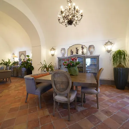 Vila Rentals- Kalisa