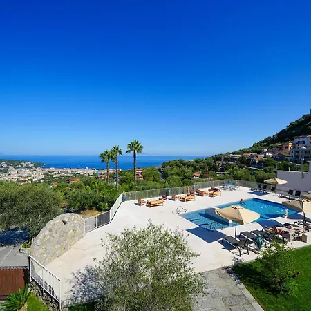 Villa Rentals- Kalisa