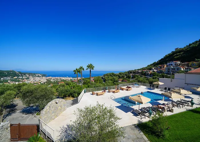 Vila Rentals- Kalisa