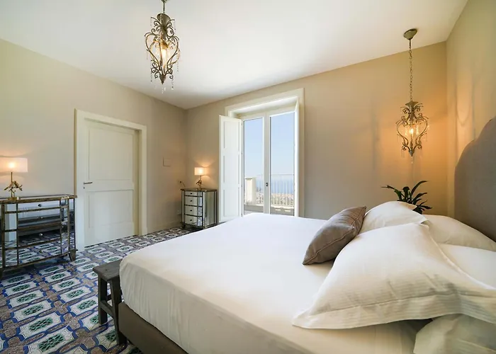 Vila Rentals- Kalisa Sorrento